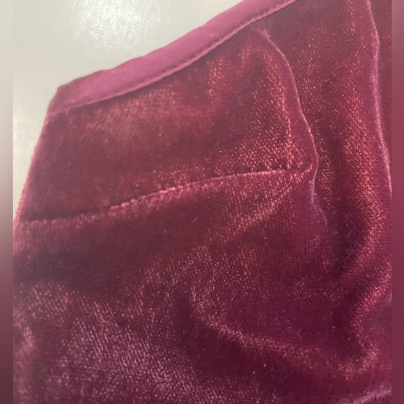 Victoria’s Secret Burgundy Velvet Velour Ruffle Hem Shorts & Cami pl’s Size M - Picture 10 of 13
